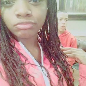 Meet your Posher, Yasmine